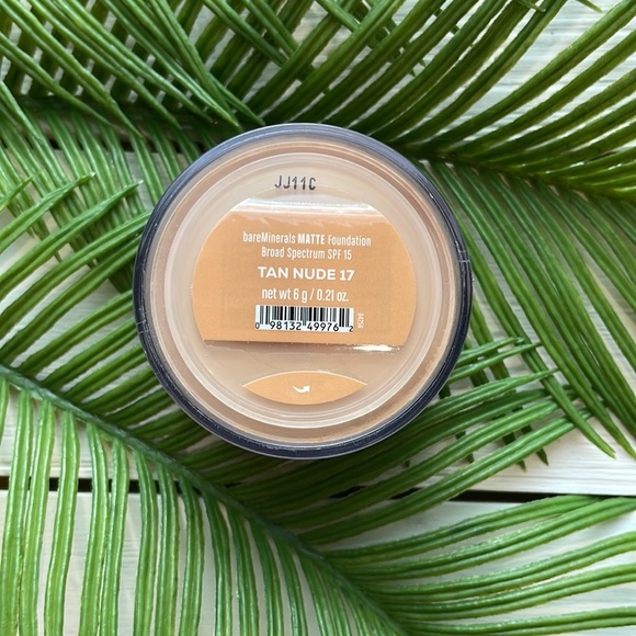 NEW BareMinerals Matte Mineral Foundation - Picture 4 of 13